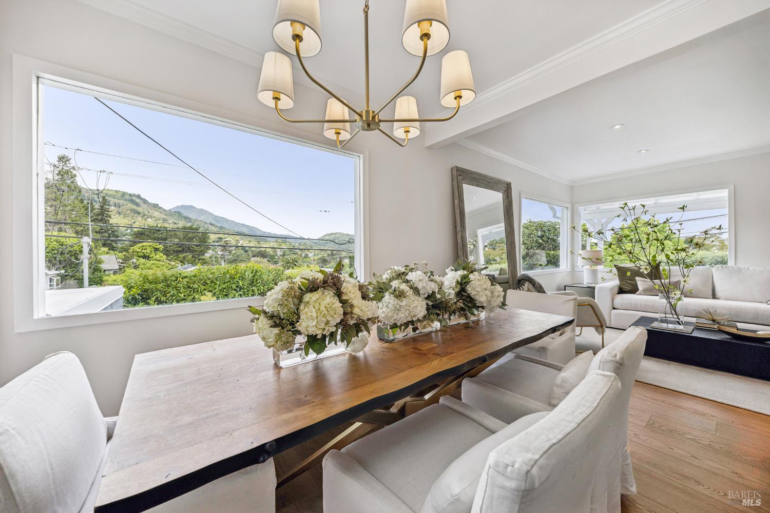 Detail Gallery Image 9 of 48 For 248 Sausalito St, Corte Madera,  CA 94925 - 4 Beds | 3 Baths