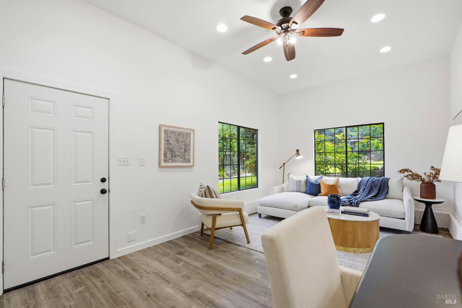 Detail Gallery Image 23 of 25 For 30 Glen Rd, Novato,  CA 94945 - 3 Beds | 2 Baths