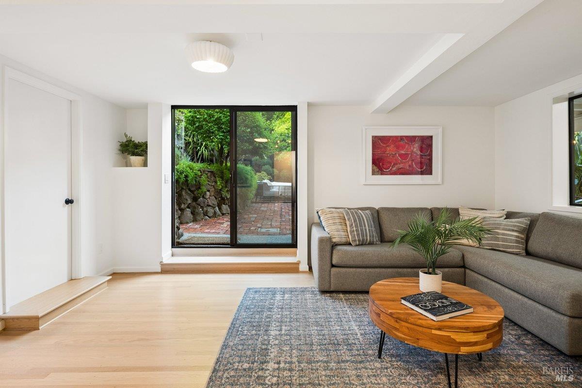 Detail Gallery Image 27 of 49 For 261 Glen Park Ave, San Rafael,  CA 94901 - 3 Beds | 3 Baths