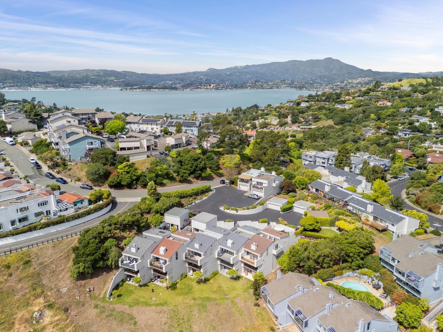Detail Gallery Image 57 of 62 For 121 Red Hill Cir, Belvedere Tiburon,  CA 94920 - 3 Beds | 2/1 Baths