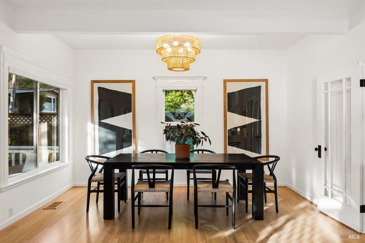 Detail Gallery Image 7 of 49 For 261 Glen Park Ave, San Rafael,  CA 94901 - 3 Beds | 3 Baths