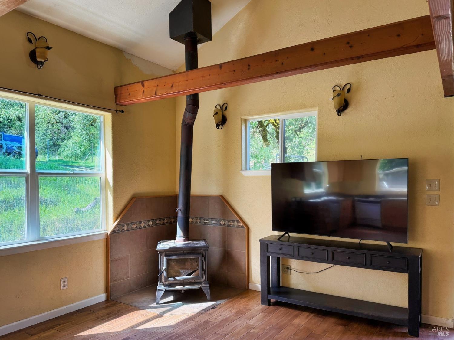 Detail Gallery Image 7 of 57 For 2501 Main Ranch Rd, Redwood Valley,  CA 95470 - 2 Beds | 1 Baths