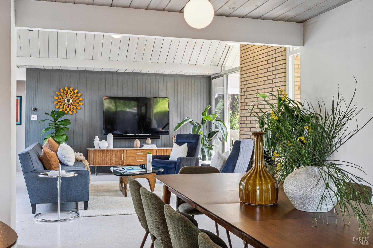 Detail Gallery Image 27 of 51 For 1349 Idylberry Rd, San Rafael,  CA 94903 - 5 Beds | 2 Baths