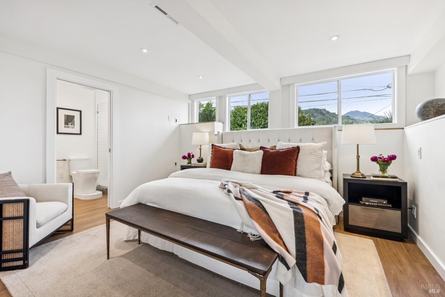 Detail Gallery Image 16 of 48 For 248 Sausalito St, Corte Madera,  CA 94925 - 4 Beds | 3 Baths