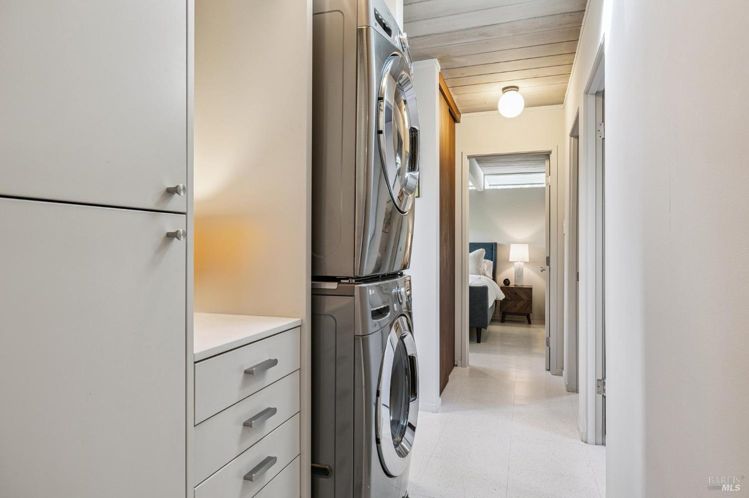 Detail Gallery Image 35 of 51 For 1349 Idylberry Rd, San Rafael,  CA 94903 - 5 Beds | 2 Baths