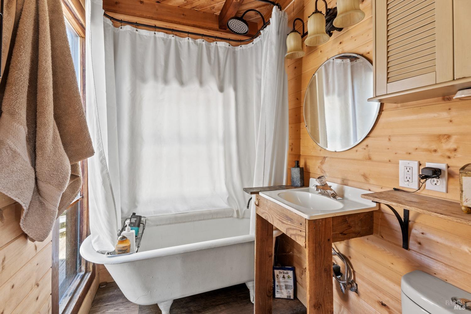 Detail Gallery Image 14 of 38 For 34010 Shimmins Ridge Rd, Willits,  CA 95490 - 4 Beds | 2 Baths