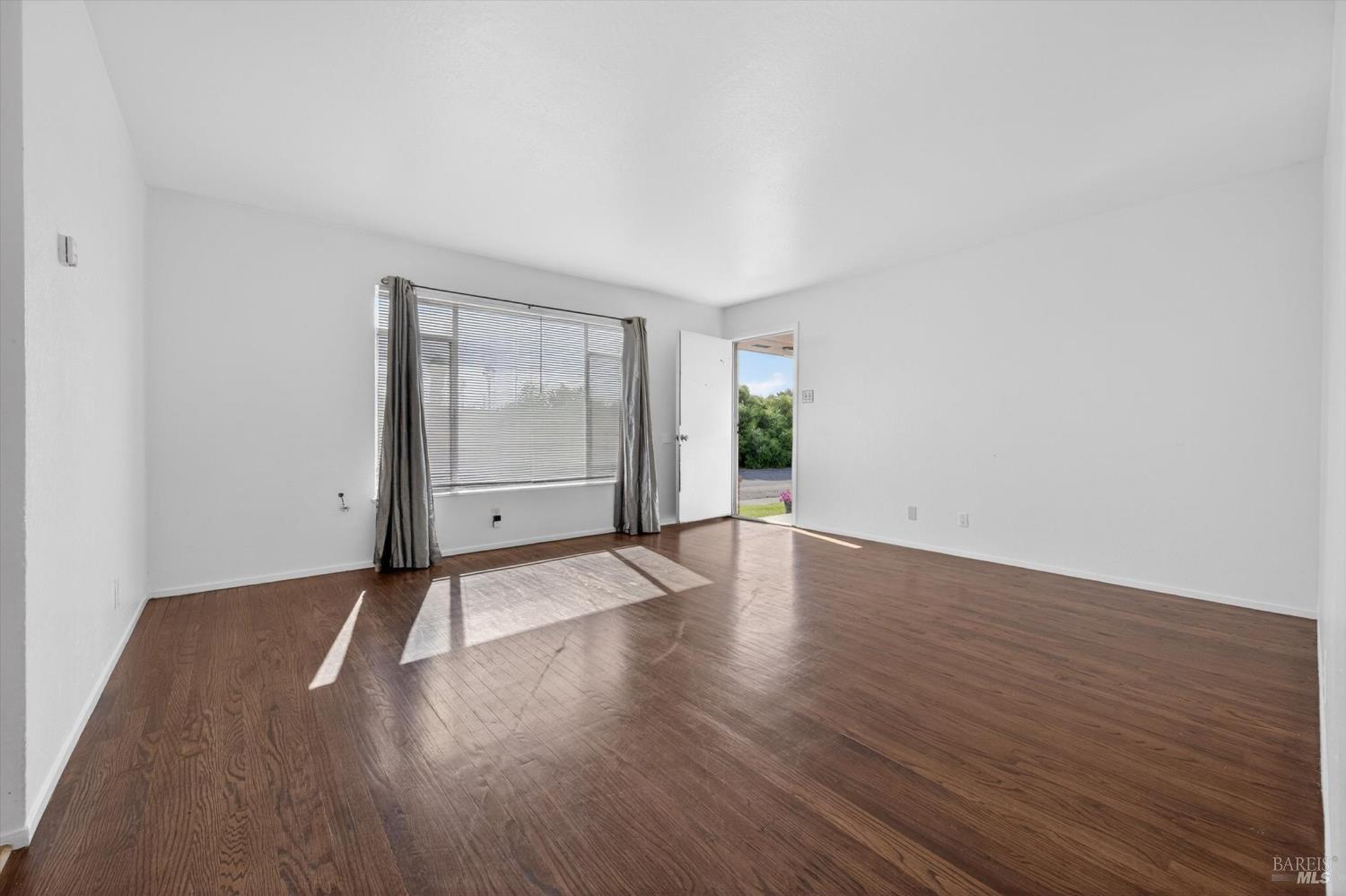 Detail Gallery Image 5 of 25 For 705 State St, Vallejo,  CA 94590 - – Beds | – Baths