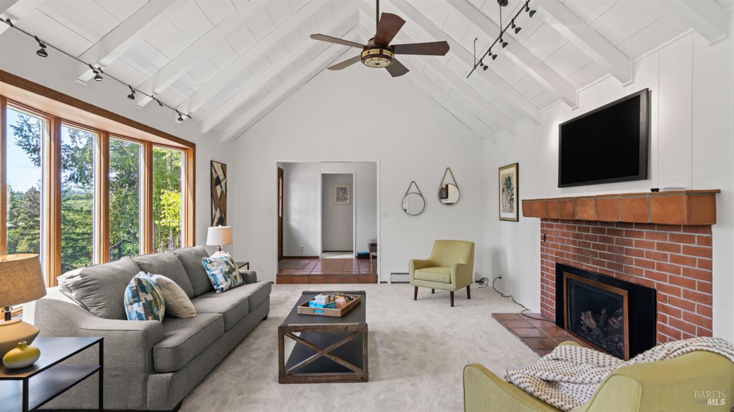 Detail Gallery Image 27 of 68 For 8099 Yule Tree Ln, Sebastopol,  CA 95472 - 5 Beds | 3/1 Baths