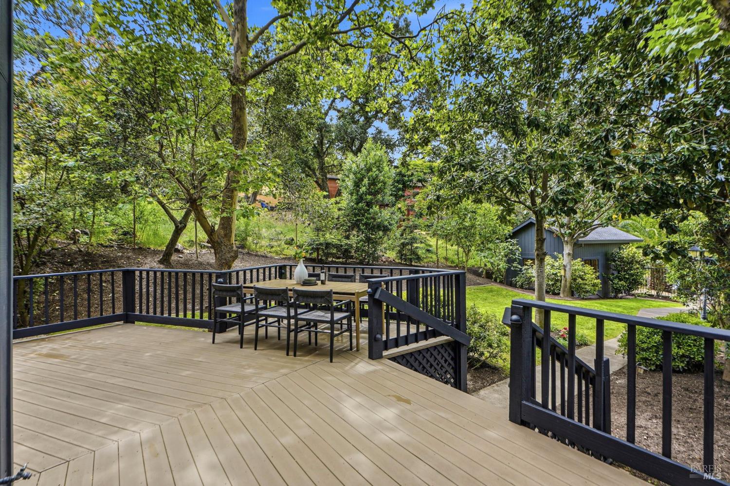Detail Gallery Image 10 of 25 For 30 Glen Rd, Novato,  CA 94945 - 3 Beds | 2 Baths