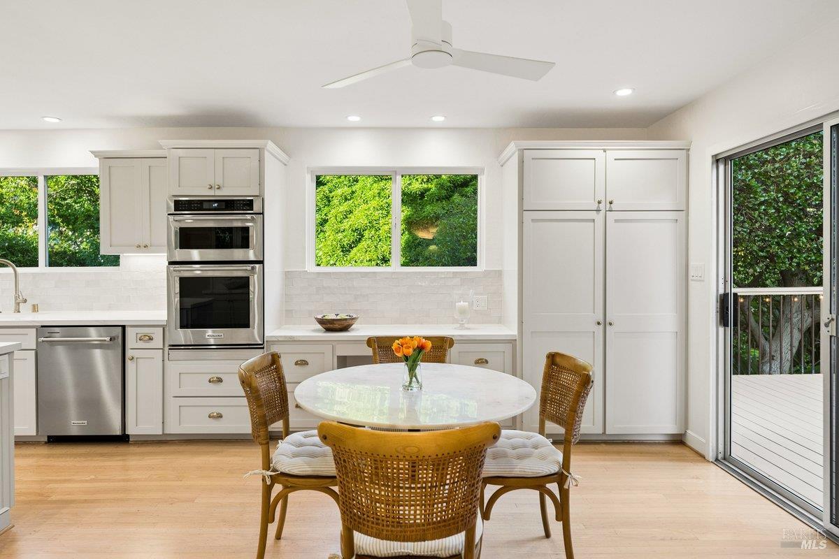 Detail Gallery Image 12 of 49 For 261 Glen Park Ave, San Rafael,  CA 94901 - 3 Beds | 3 Baths