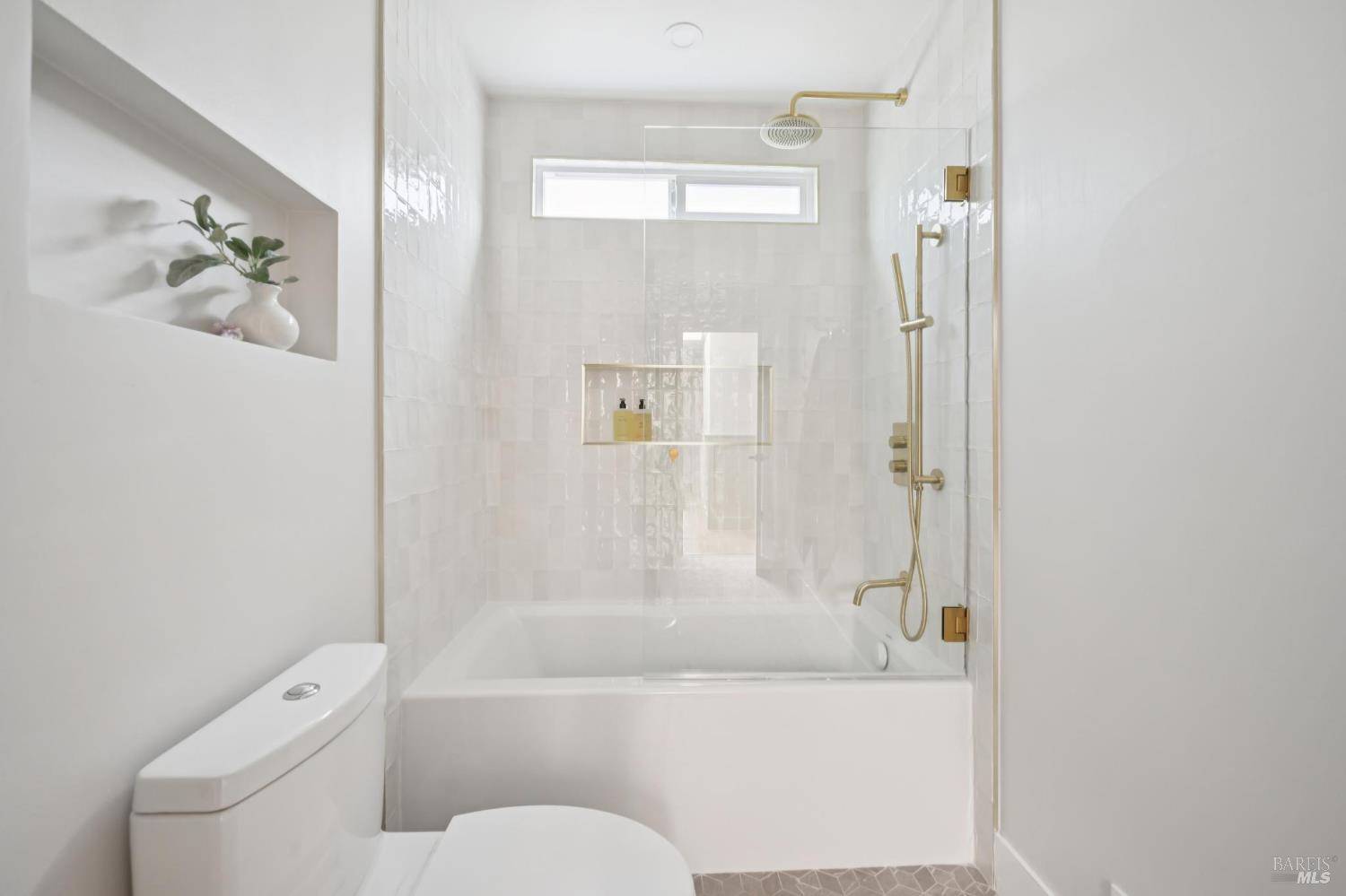 Detail Gallery Image 33 of 51 For 14 Mount Wittenburg Ct, San Rafael,  CA 94903 - 3 Beds | 2 Baths