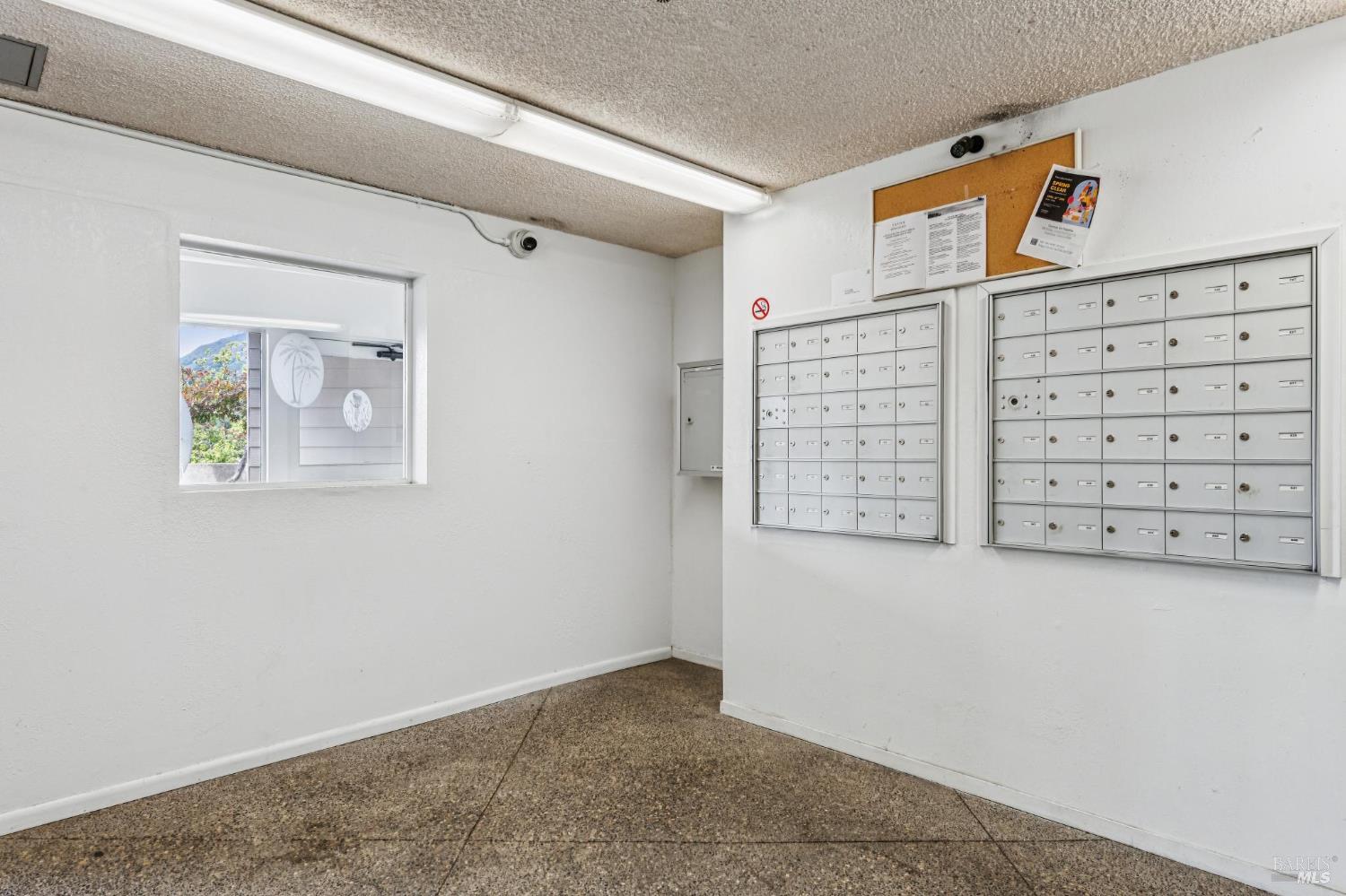 827 Via Casitas