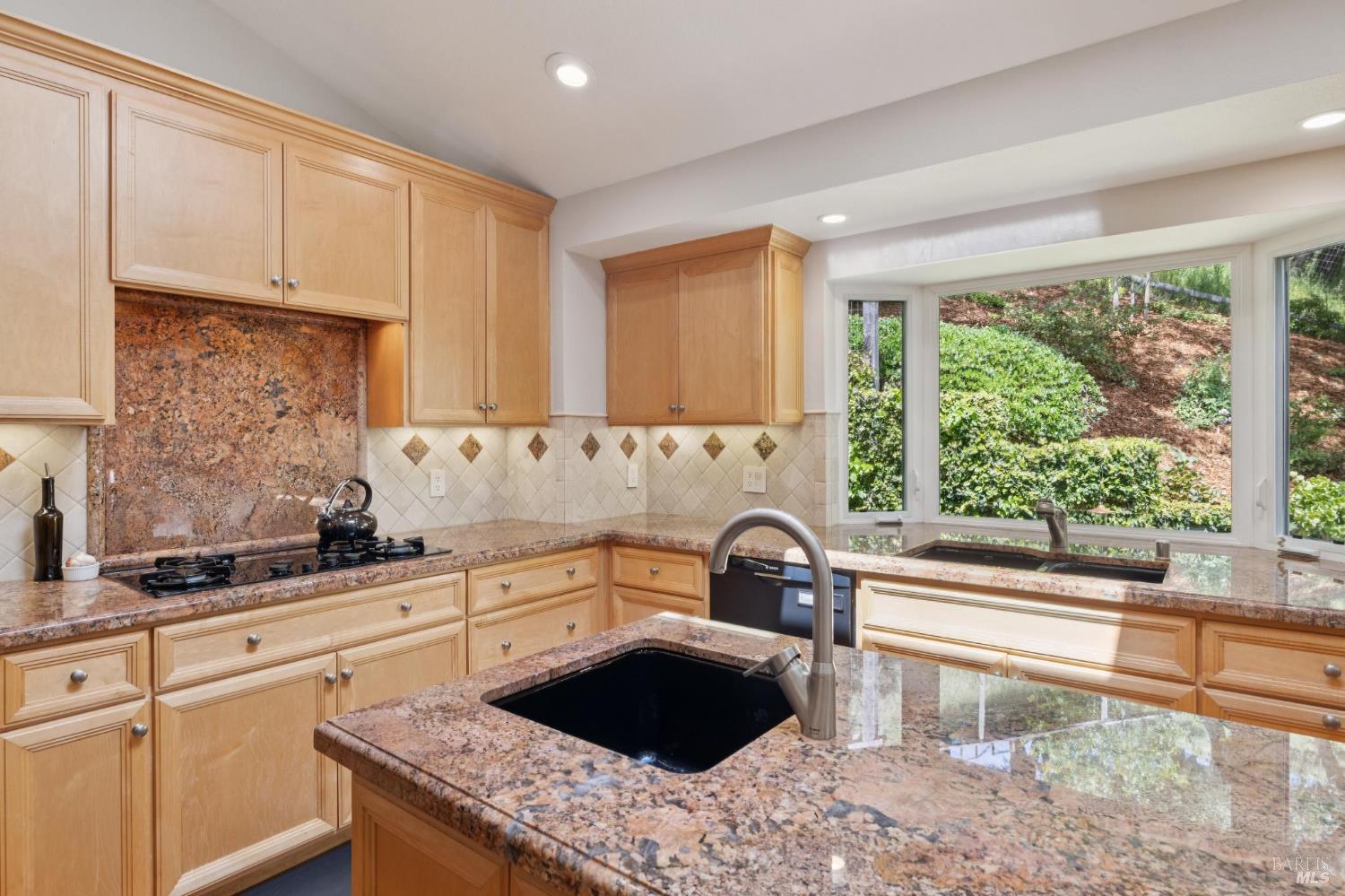 Detail Gallery Image 19 of 74 For 1158 Highland Dr, Novato,  CA 94949 - 4 Beds | 3 Baths