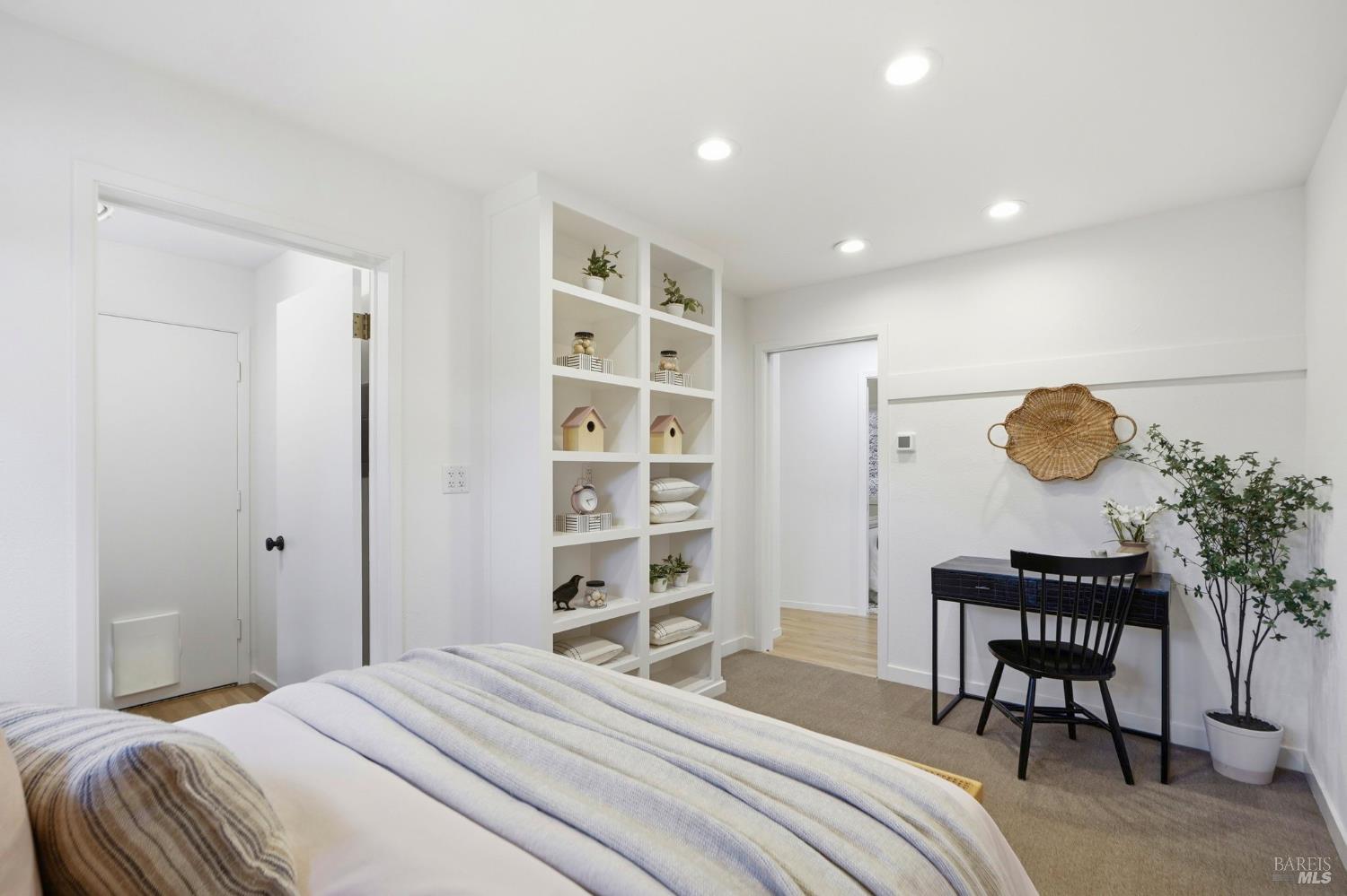 Detail Gallery Image 11 of 25 For 30 Glen Rd, Novato,  CA 94945 - 3 Beds | 2 Baths