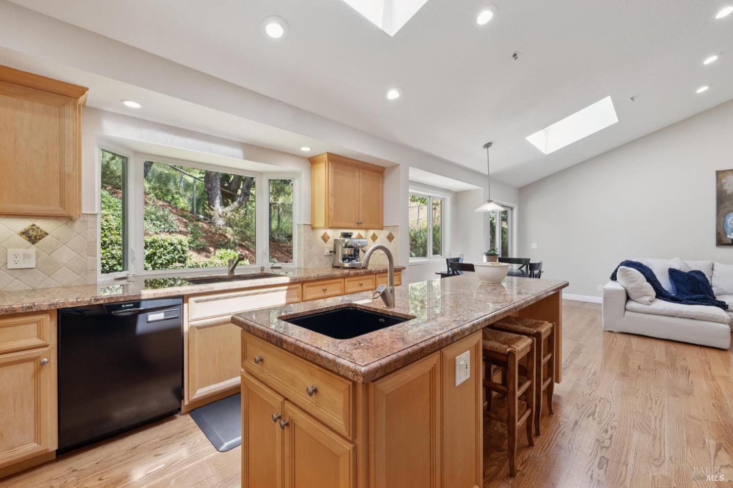 Detail Gallery Image 23 of 74 For 1158 Highland Dr, Novato,  CA 94949 - 4 Beds | 3 Baths