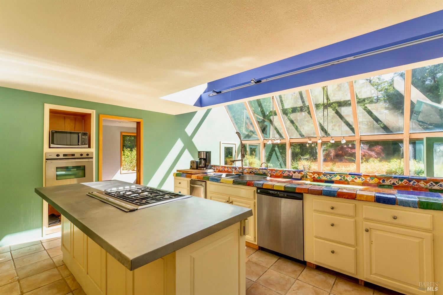 Detail Gallery Image 8 of 42 For 33100 Frog Pond Rd, Little River_1,  CA 95456 - 3 Beds | 3 Baths