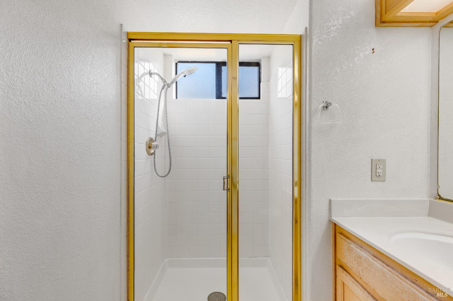 Detail Gallery Image 29 of 70 For 391 Valley Oak Ln, Vallejo,  CA 94591 - 4 Beds | 3 Baths