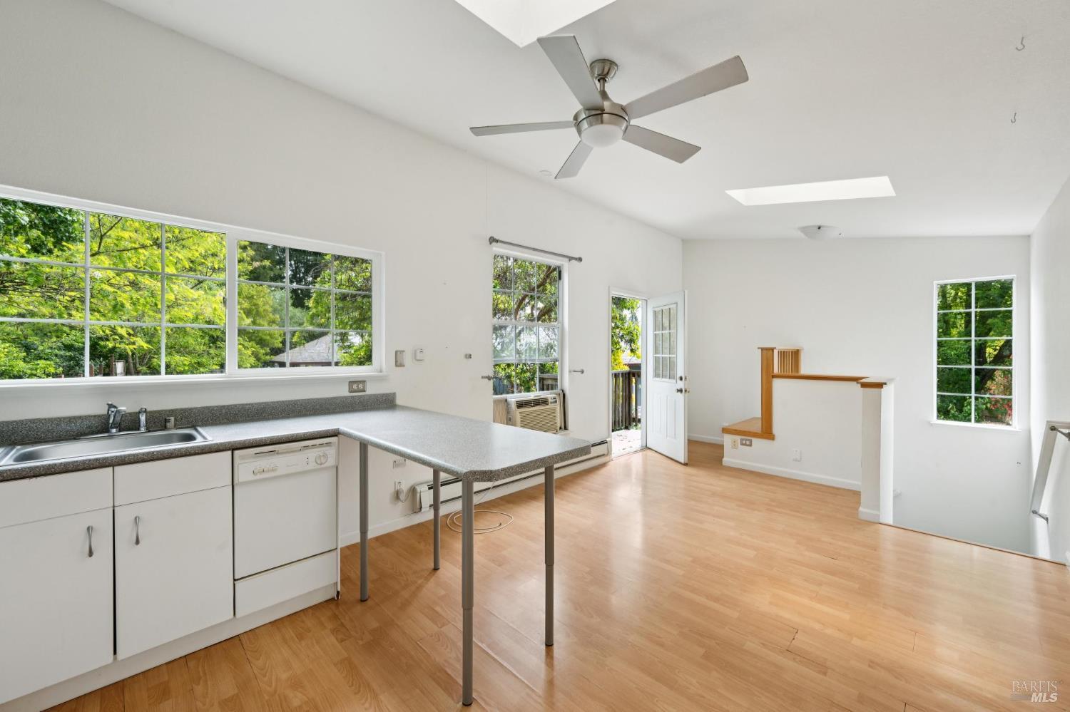 Detail Gallery Image 70 of 84 For 8610 Graton Rd, Sebastopol,  CA 95472 - 3 Beds | 3 Baths