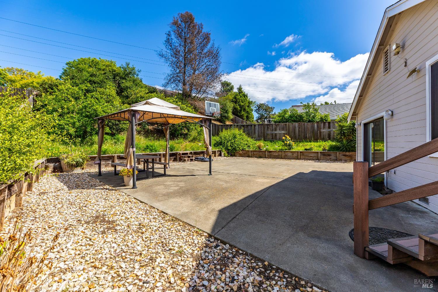 Detail Gallery Image 61 of 70 For 391 Valley Oak Ln, Vallejo,  CA 94591 - 4 Beds | 3 Baths