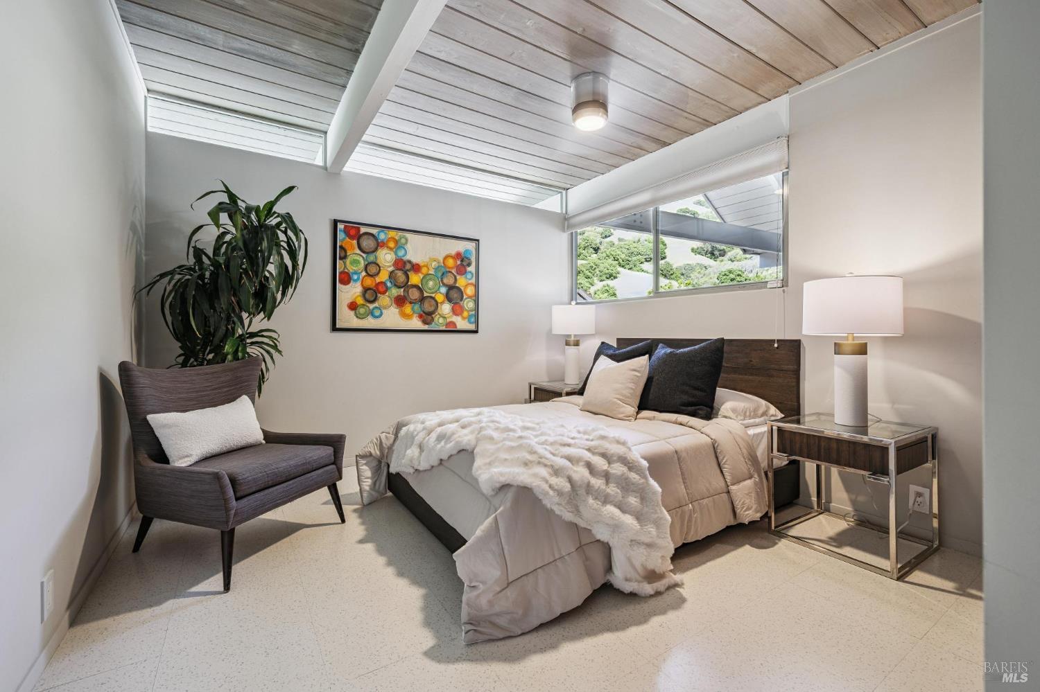 Detail Gallery Image 37 of 51 For 1349 Idylberry Rd, San Rafael,  CA 94903 - 5 Beds | 2 Baths