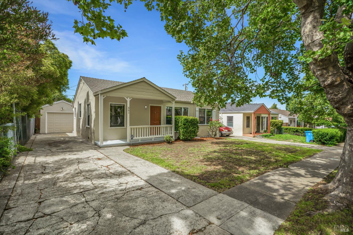 Detail Gallery Image 2 of 25 For 561 Cedar St, Vallejo,  CA 94591 - 3 Beds | 1 Baths