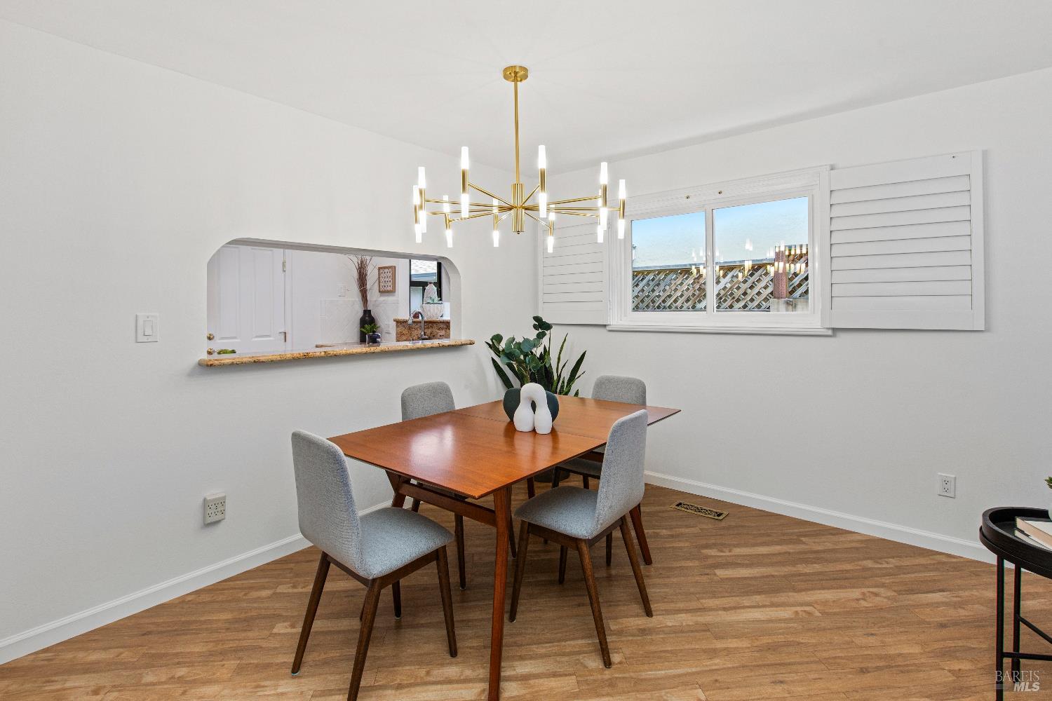 Detail Gallery Image 14 of 48 For 145 Irwin St, San Rafael,  CA 94901 - 3 Beds | 2 Baths