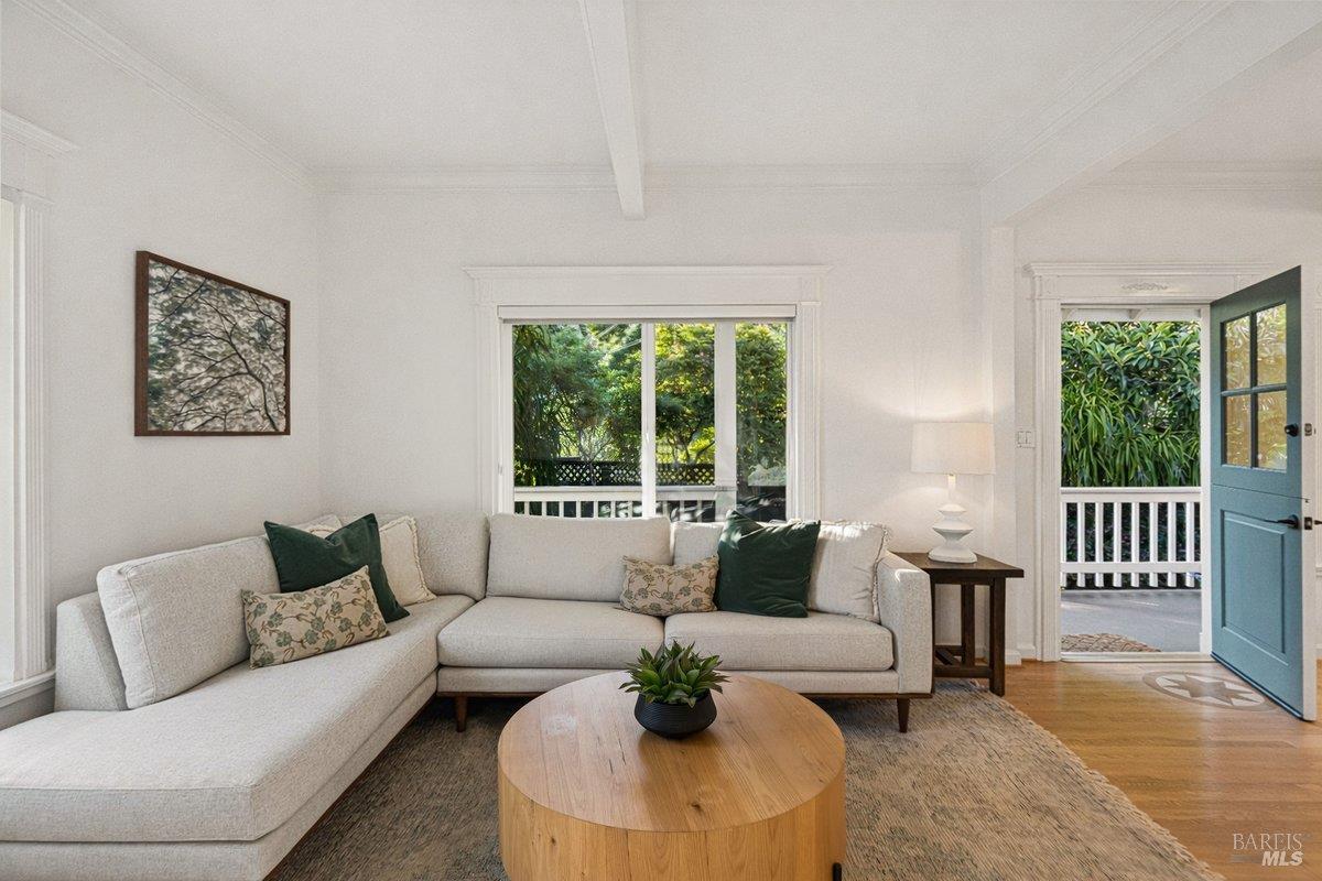 Detail Gallery Image 5 of 49 For 261 Glen Park Ave, San Rafael,  CA 94901 - 3 Beds | 3 Baths