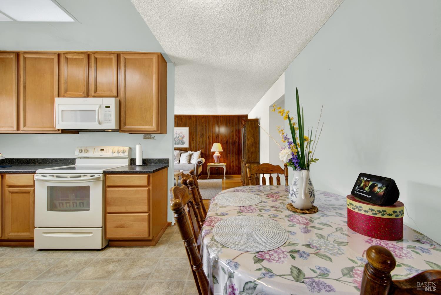 Detail Gallery Image 13 of 53 For 2973 Orchid St, Fairfield,  CA 94533 - 3 Beds | 2 Baths