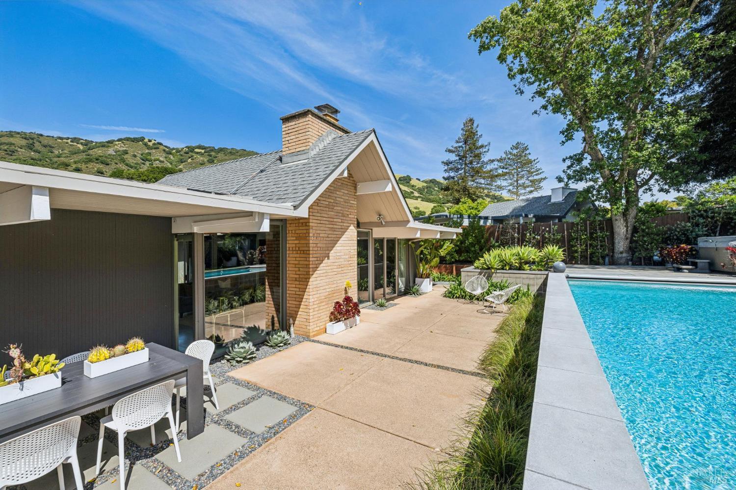 Detail Gallery Image 44 of 51 For 1349 Idylberry Rd, San Rafael,  CA 94903 - 5 Beds | 2 Baths