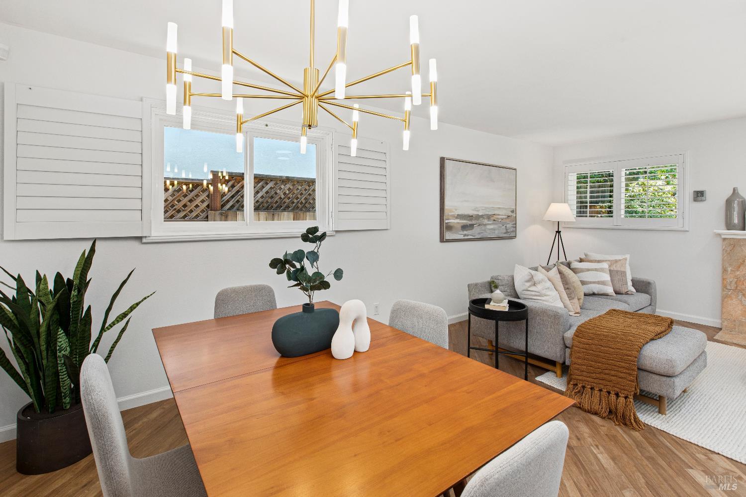 Detail Gallery Image 11 of 48 For 145 Irwin St, San Rafael,  CA 94901 - 3 Beds | 2 Baths