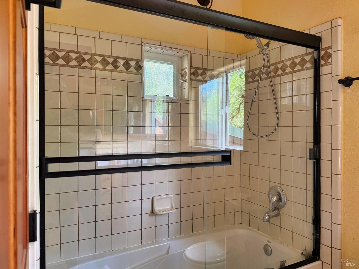 Detail Gallery Image 9 of 57 For 2501 Main Ranch Rd, Redwood Valley,  CA 95470 - 2 Beds | 1 Baths