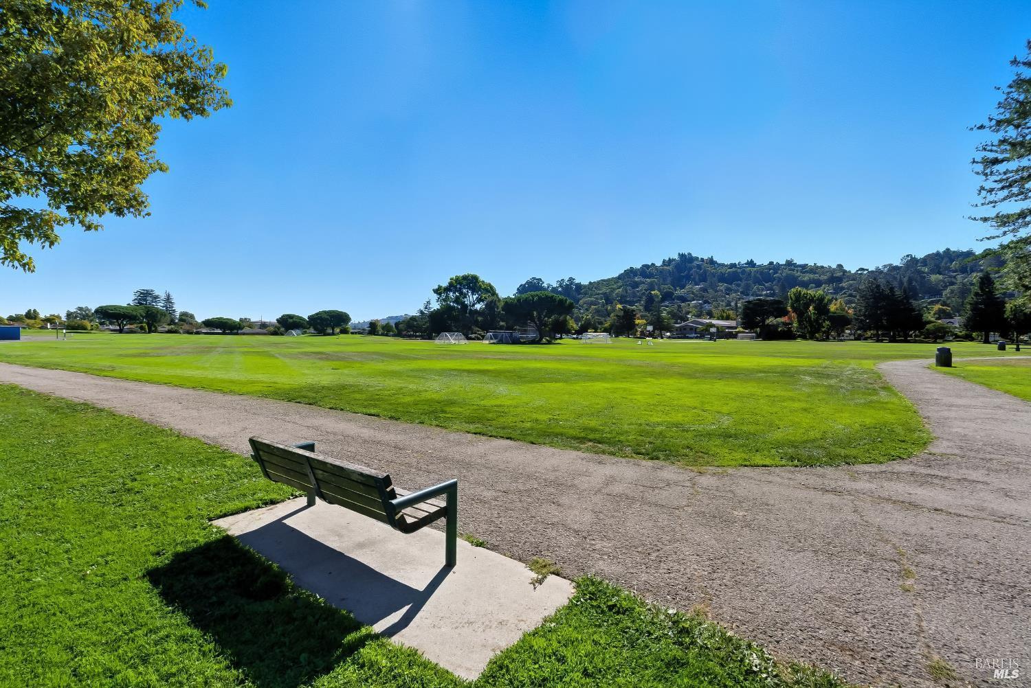 Detail Gallery Image 36 of 38 For 103 Pixley Ave, Corte Madera,  CA 94925 - 2 Beds | 2 Baths