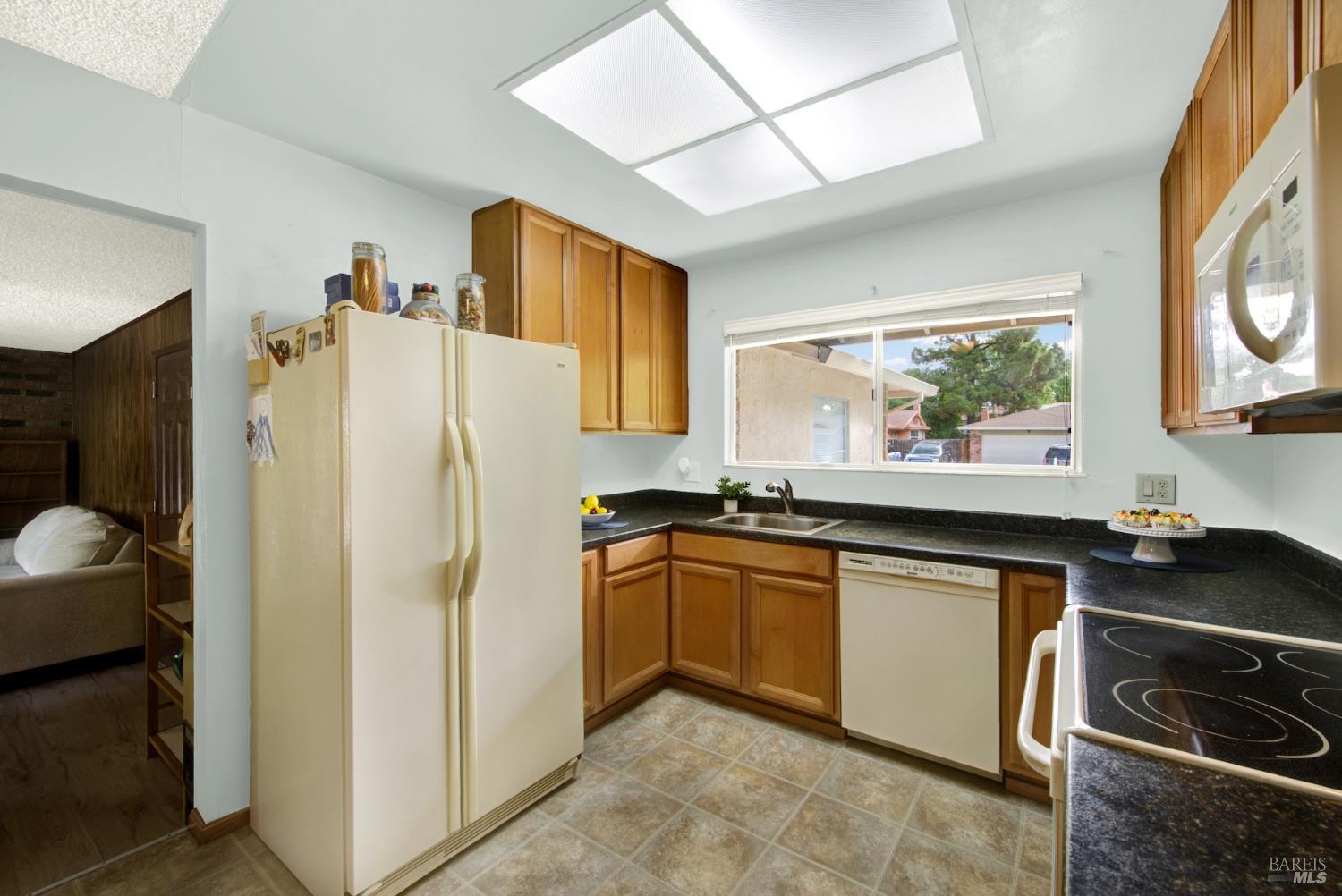 Detail Gallery Image 14 of 53 For 2973 Orchid St, Fairfield,  CA 94533 - 3 Beds | 2 Baths