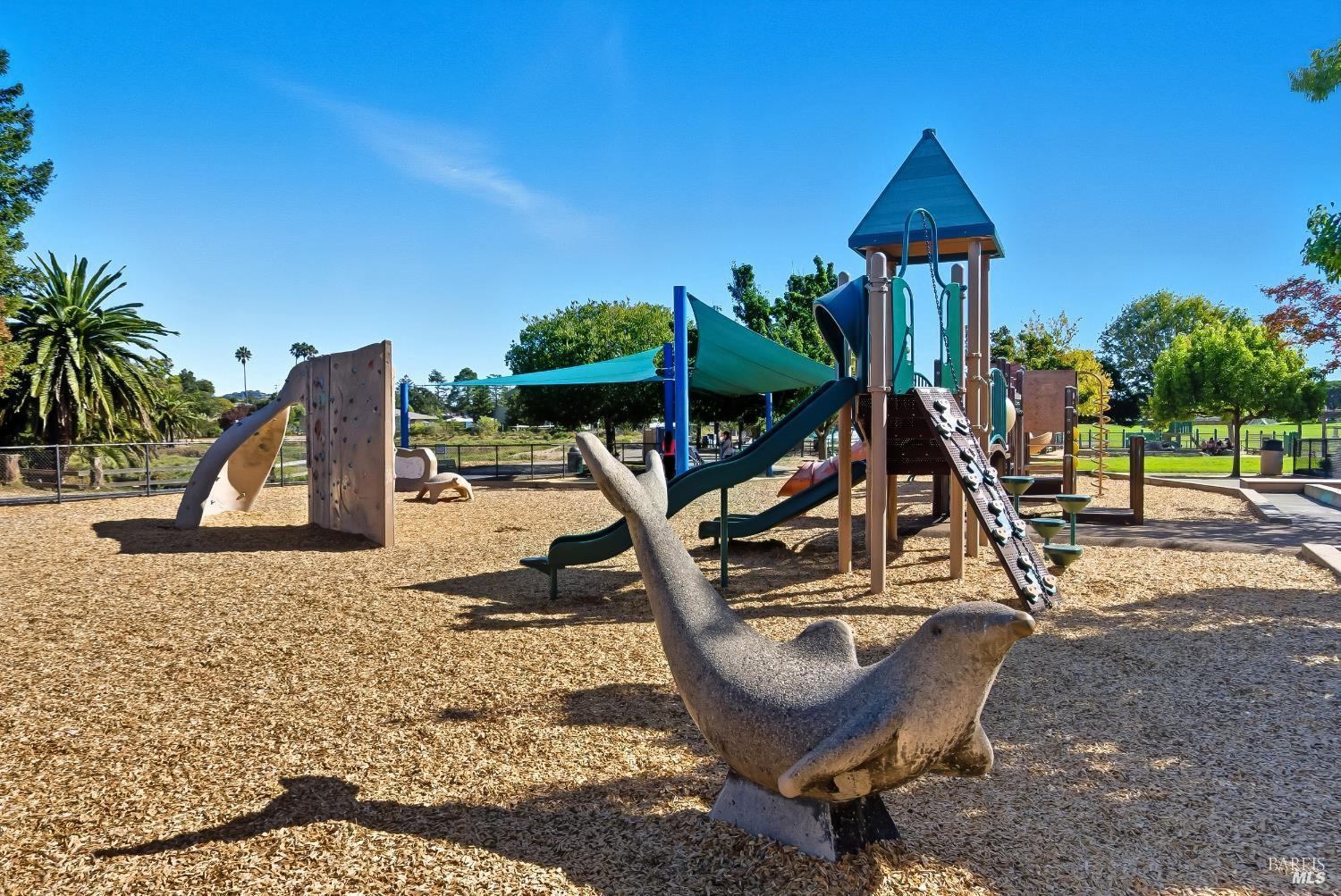 Detail Gallery Image 37 of 38 For 103 Pixley Ave, Corte Madera,  CA 94925 - 2 Beds | 2 Baths