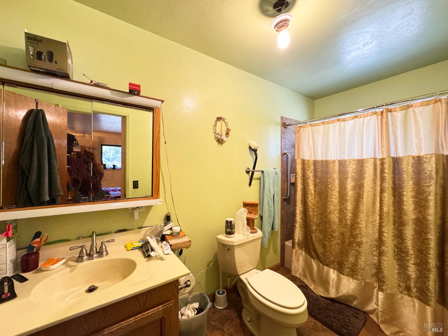 Detail Gallery Image 18 of 78 For 4400 Lake Ridge Dr, Ukiah,  CA 95482 - 3 Beds | 2 Baths