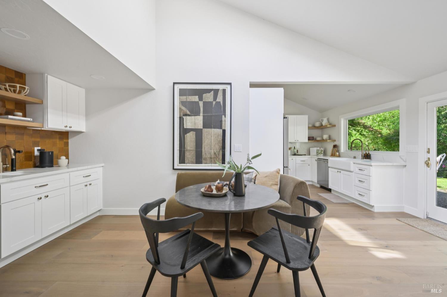 Detail Gallery Image 21 of 51 For 14 Mount Wittenburg Ct, San Rafael,  CA 94903 - 3 Beds | 2 Baths