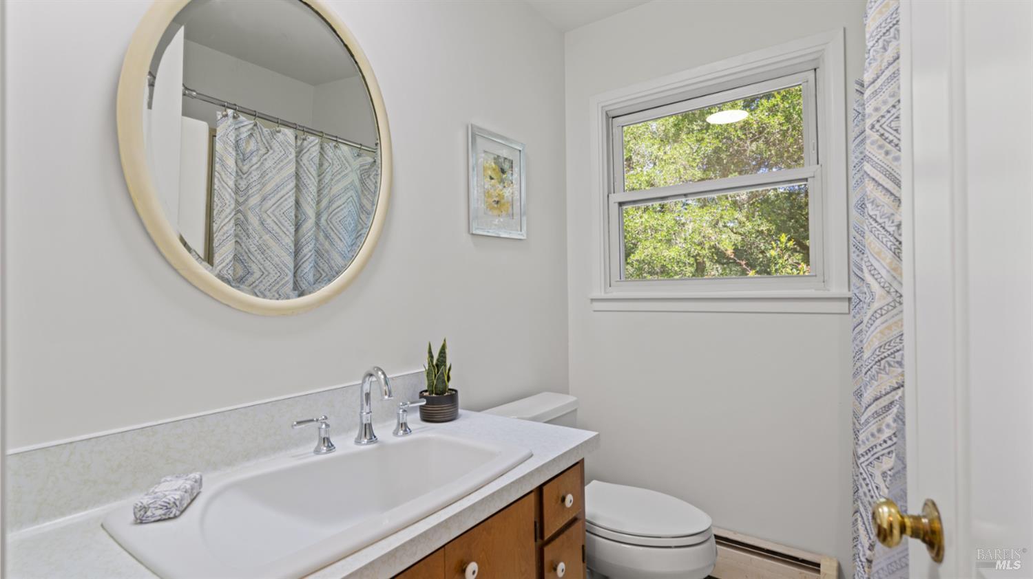 Detail Gallery Image 54 of 68 For 8099 Yule Tree Ln, Sebastopol,  CA 95472 - 5 Beds | 3/1 Baths