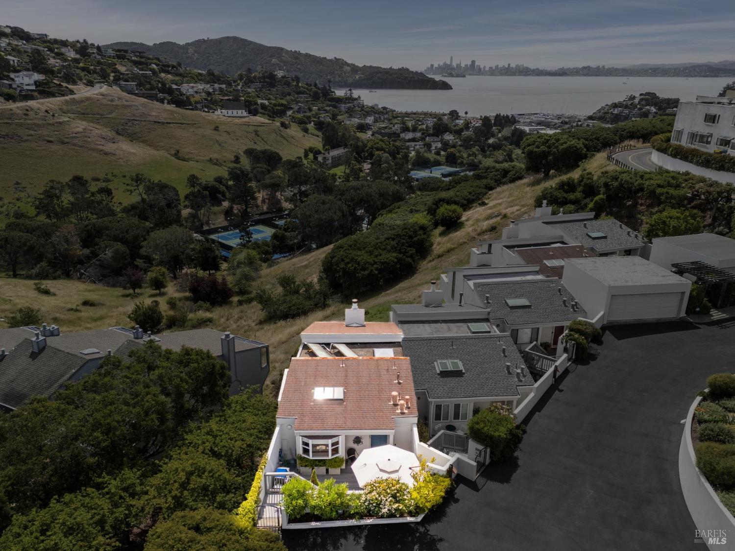 Detail Gallery Image 58 of 62 For 121 Red Hill Cir, Belvedere Tiburon,  CA 94920 - 3 Beds | 2/1 Baths