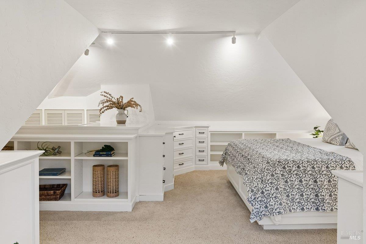 Detail Gallery Image 19 of 49 For 261 Glen Park Ave, San Rafael,  CA 94901 - 3 Beds | 3 Baths