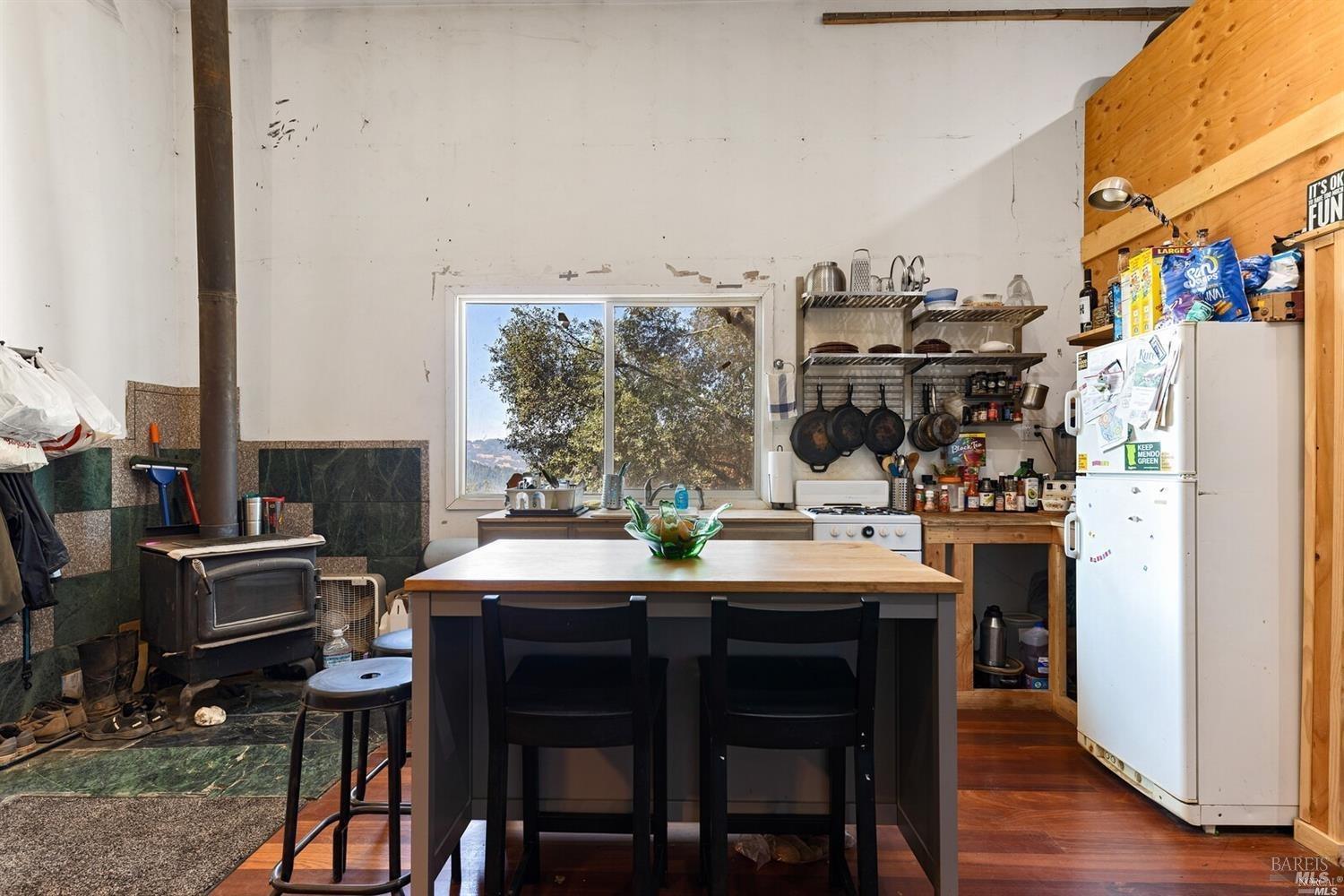 Detail Gallery Image 19 of 38 For 34010 Shimmins Ridge Rd, Willits,  CA 95490 - 4 Beds | 2 Baths