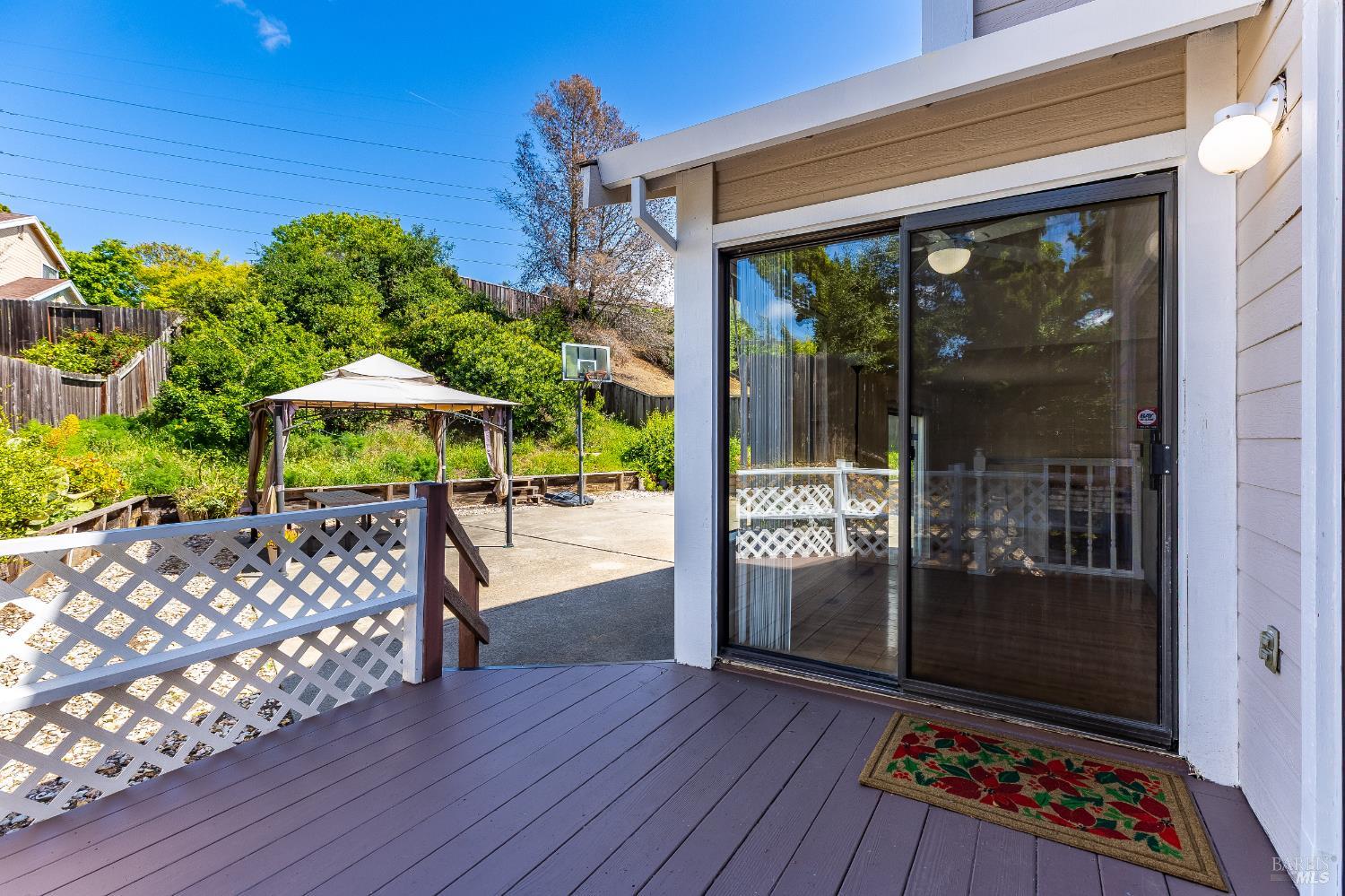 Detail Gallery Image 55 of 70 For 391 Valley Oak Ln, Vallejo,  CA 94591 - 4 Beds | 3 Baths