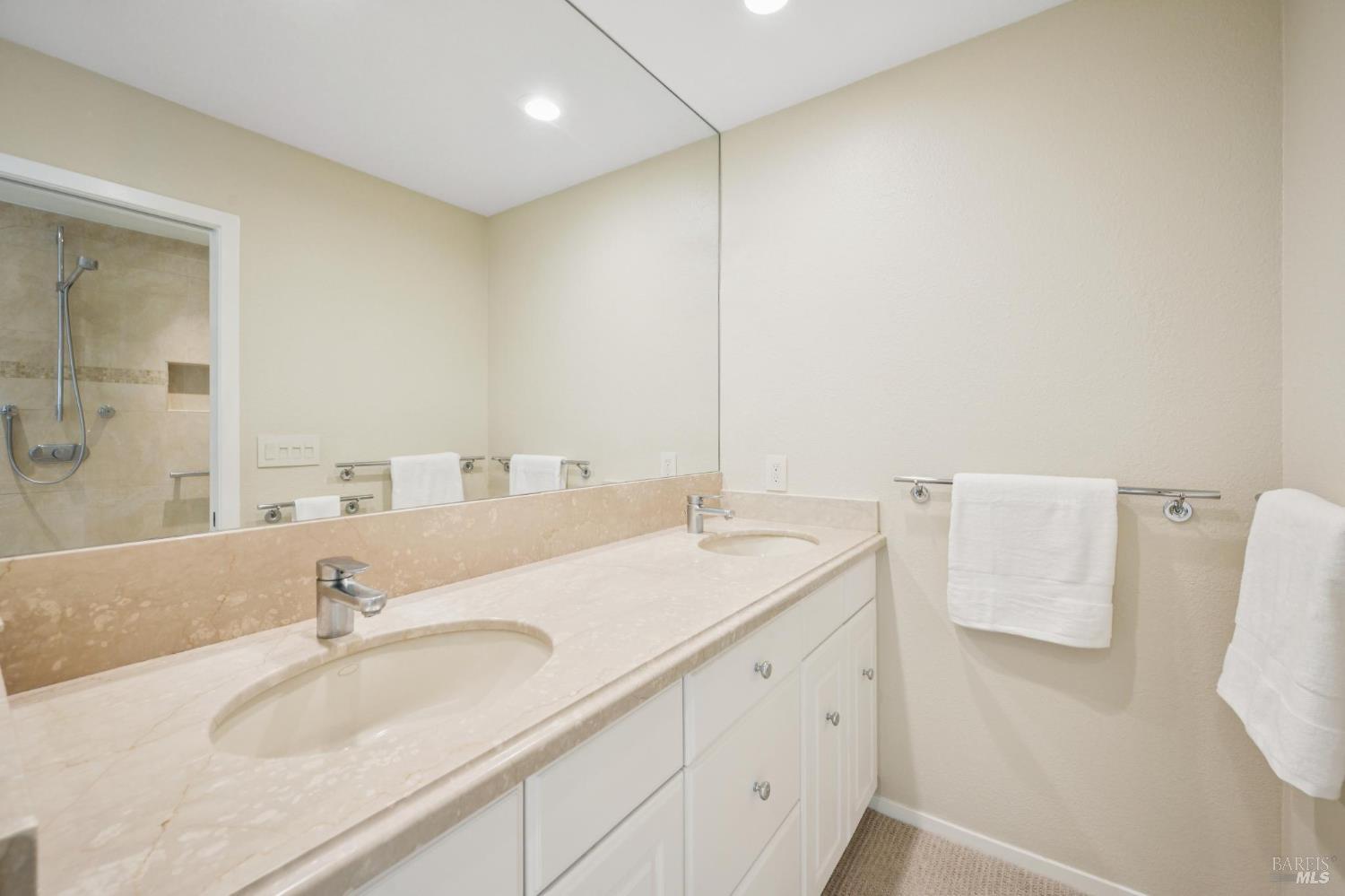 Detail Gallery Image 33 of 62 For 121 Red Hill Cir, Belvedere Tiburon,  CA 94920 - 3 Beds | 2/1 Baths