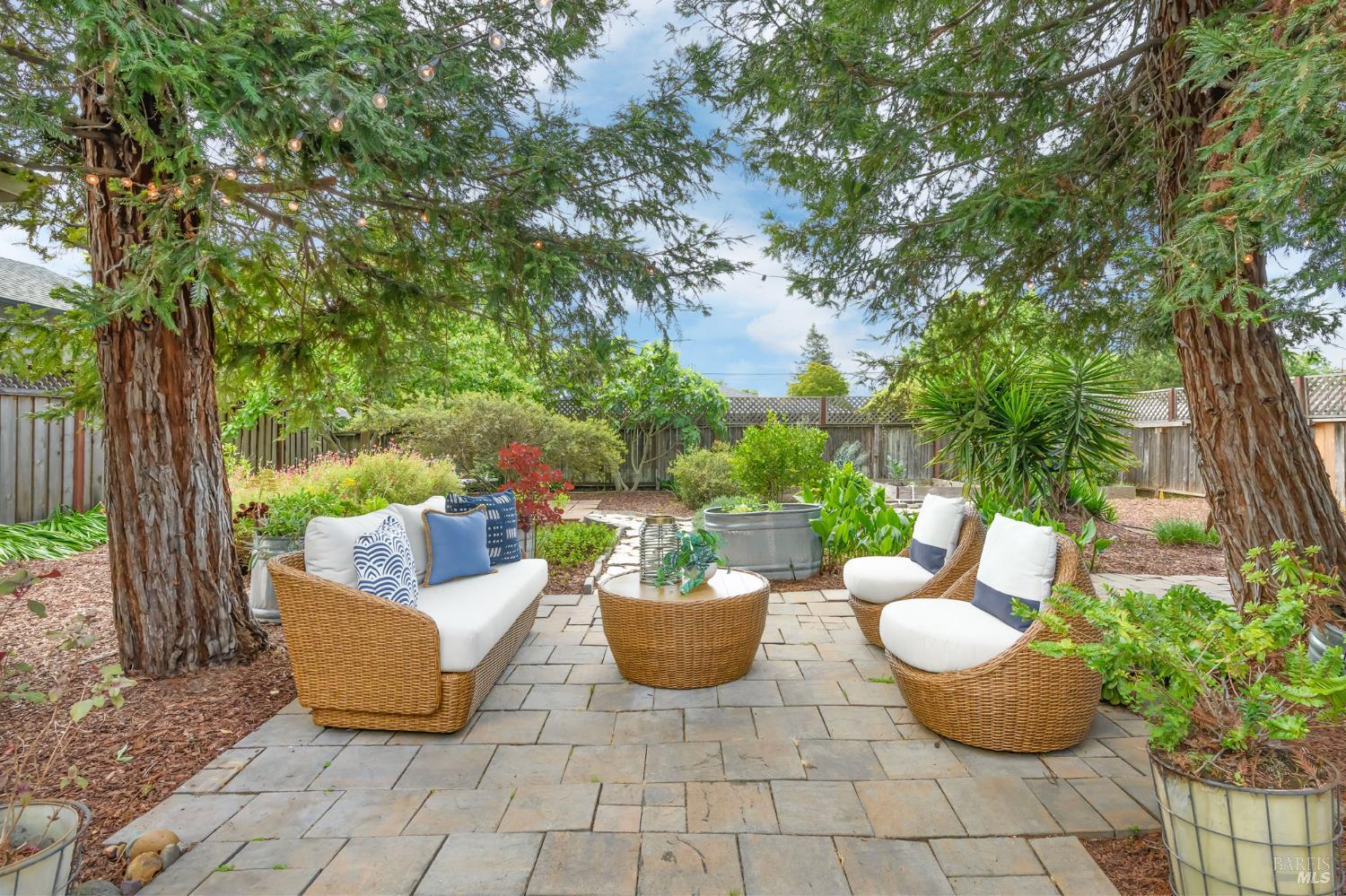 432 Cortez Drive photo 2