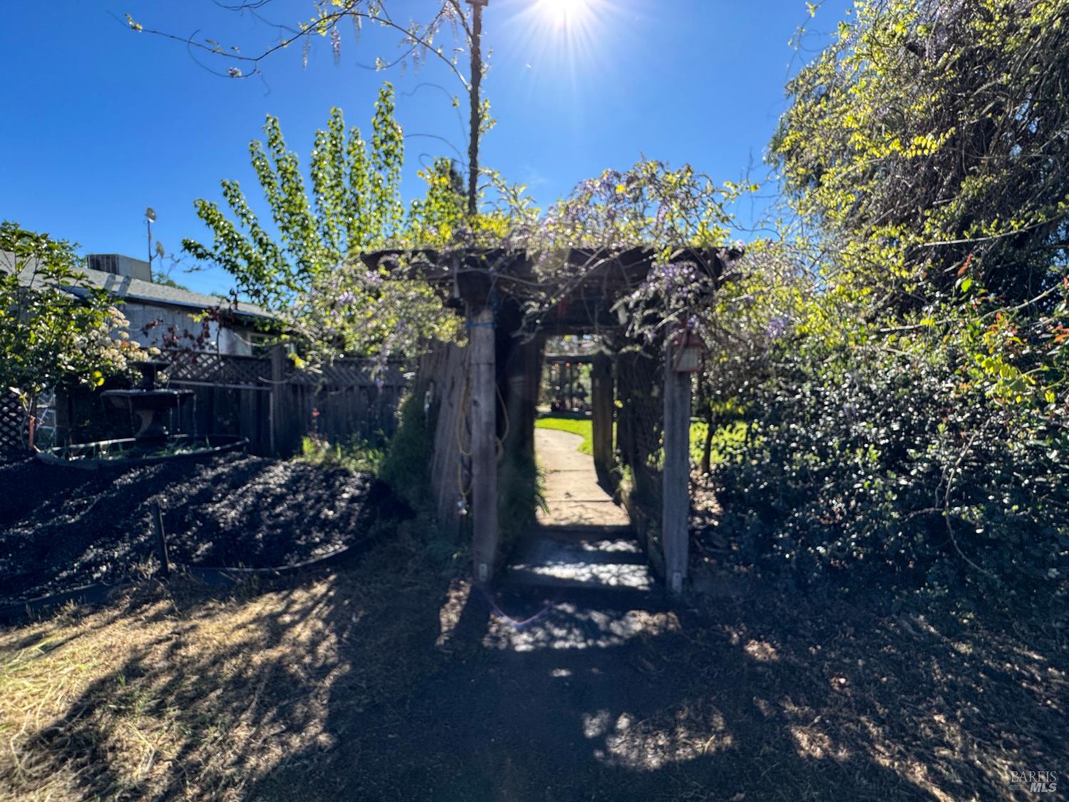 Detail Gallery Image 41 of 78 For 4400 Lake Ridge Dr, Ukiah,  CA 95482 - 3 Beds | 2 Baths