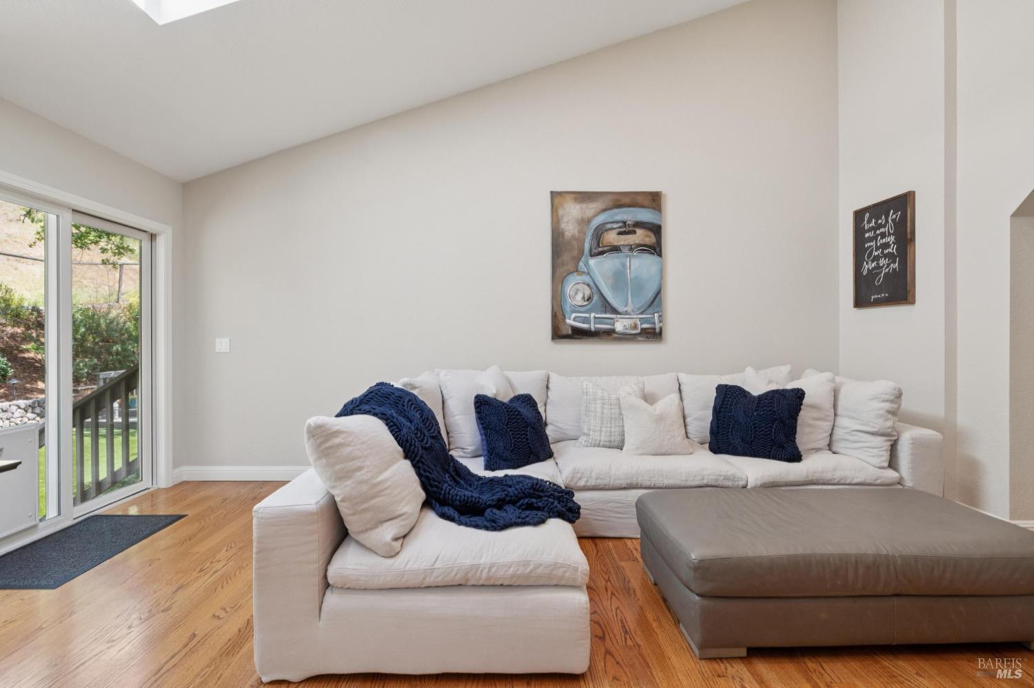 Detail Gallery Image 29 of 74 For 1158 Highland Dr, Novato,  CA 94949 - 4 Beds | 3 Baths