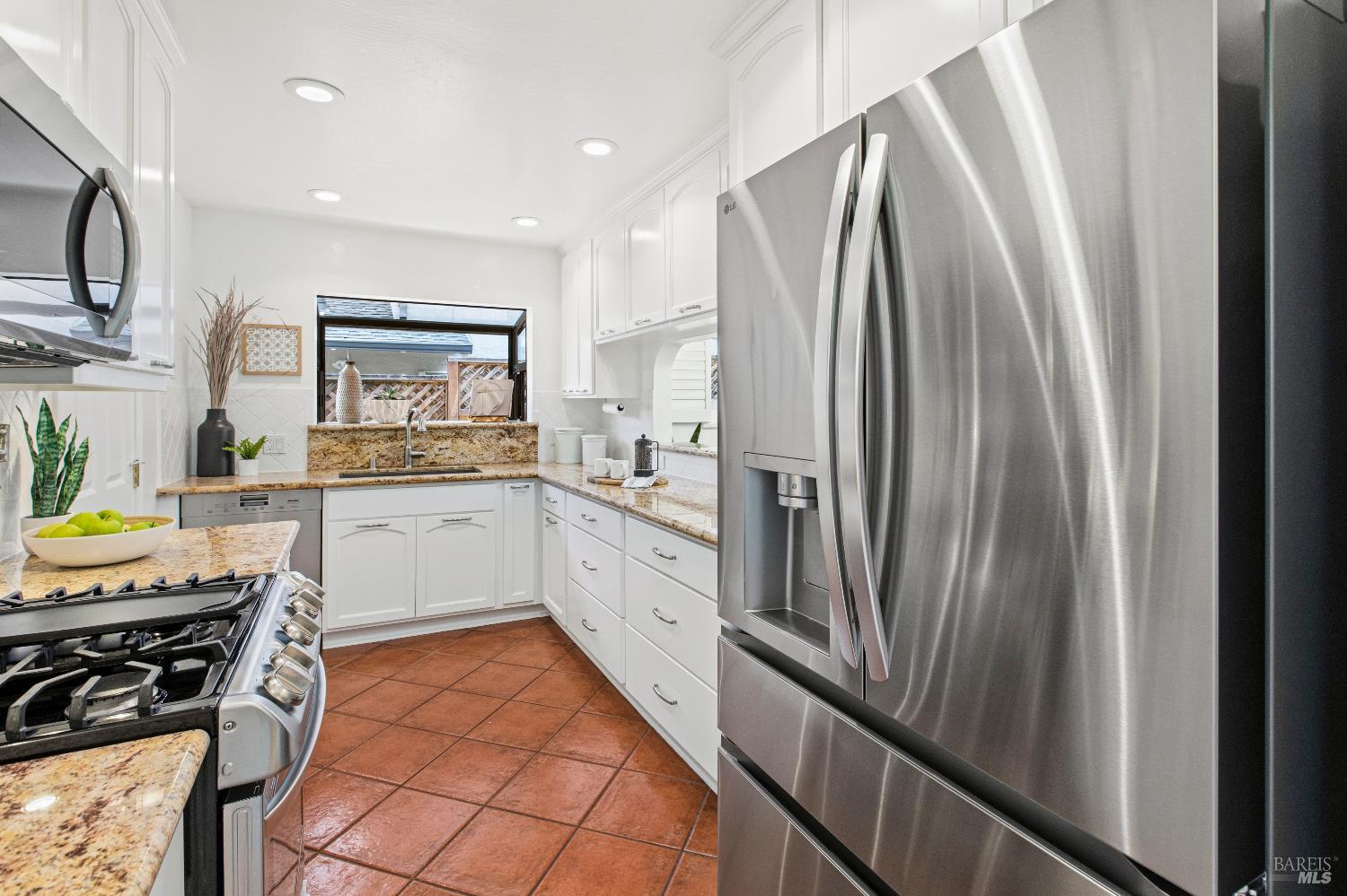 Detail Gallery Image 20 of 48 For 145 Irwin St, San Rafael,  CA 94901 - 3 Beds | 2 Baths
