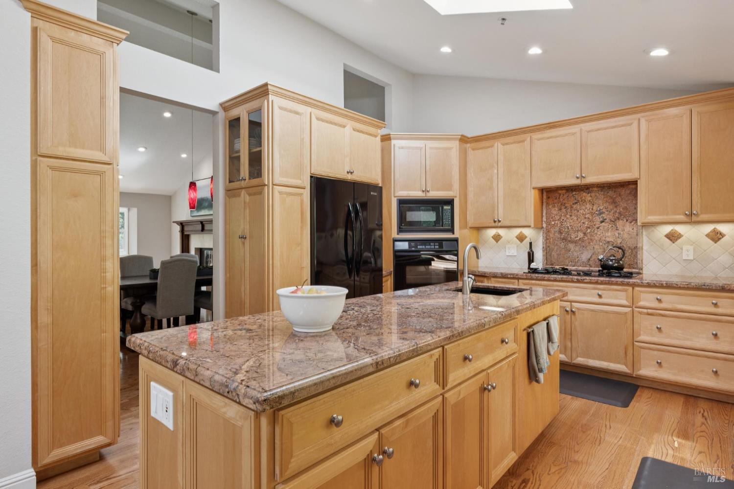 Detail Gallery Image 24 of 74 For 1158 Highland Dr, Novato,  CA 94949 - 4 Beds | 3 Baths