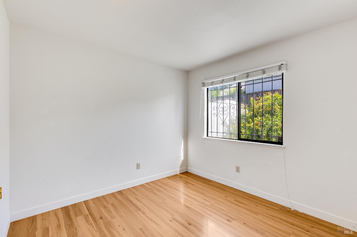 Detail Gallery Image 25 of 70 For 391 Valley Oak Ln, Vallejo,  CA 94591 - 4 Beds | 3 Baths