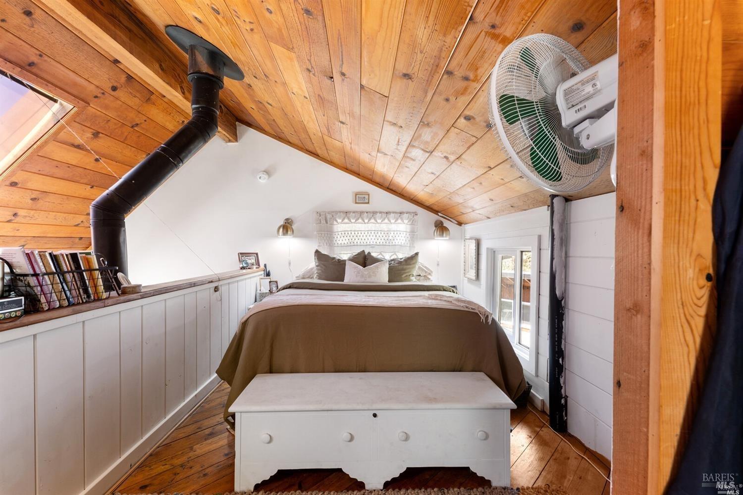 Detail Gallery Image 13 of 38 For 34010 Shimmins Ridge Rd, Willits,  CA 95490 - 4 Beds | 2 Baths