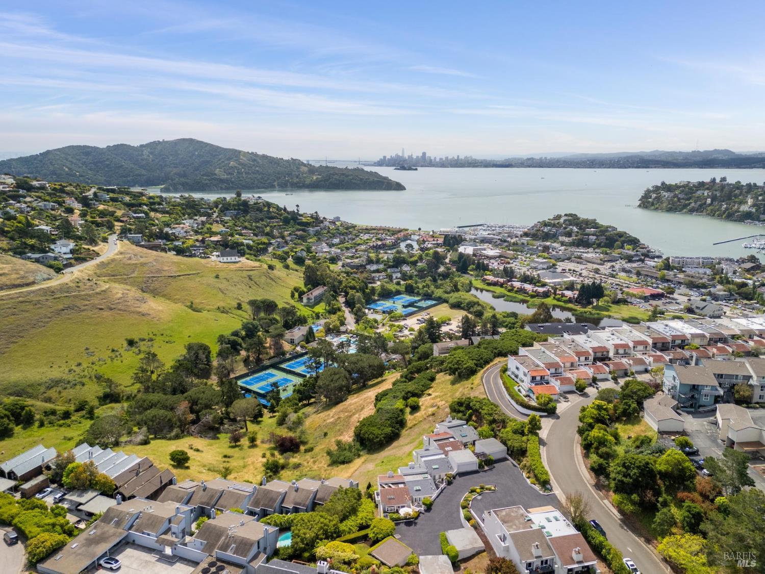 Detail Gallery Image 61 of 62 For 121 Red Hill Cir, Belvedere Tiburon,  CA 94920 - 3 Beds | 2/1 Baths